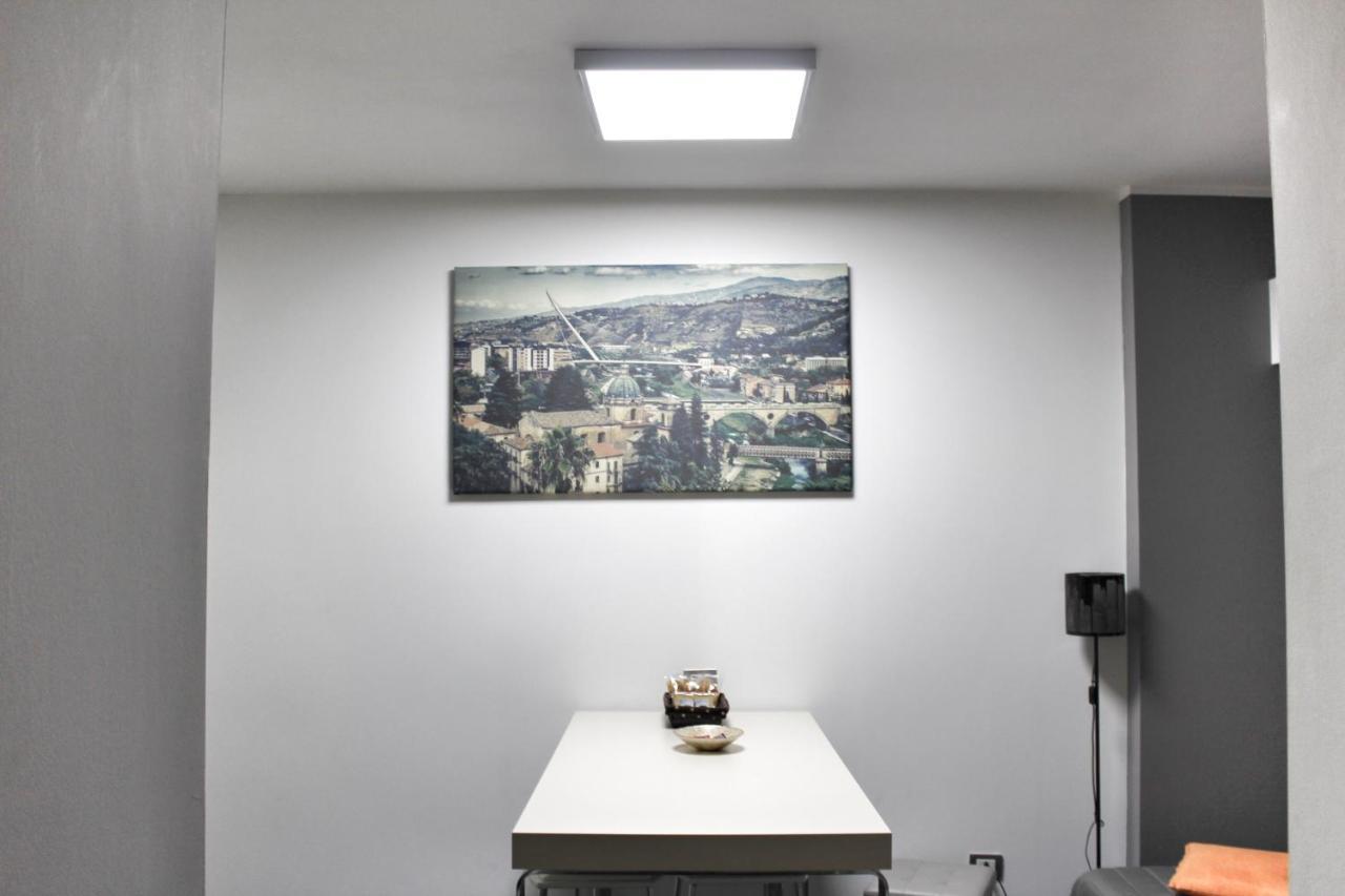 Cosenza Luxury Apartment Luaran gambar